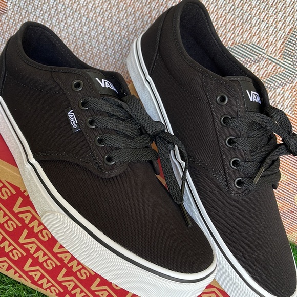 Vans WMNS Atwood
(Canvas) Black/White
VN000TUY187
Sneakers - Picture 10 of 16